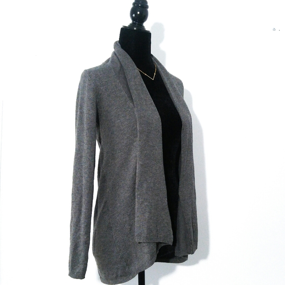 Zara Sweaters - 💖Zara Grey Cardigan